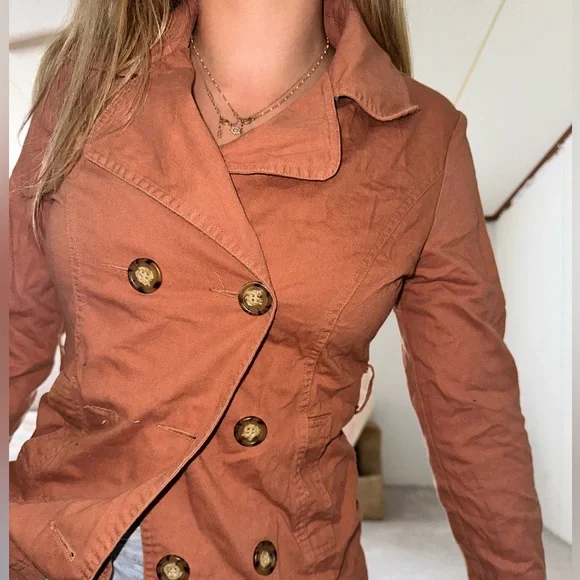 Button down jacket - Picture 2 of 3